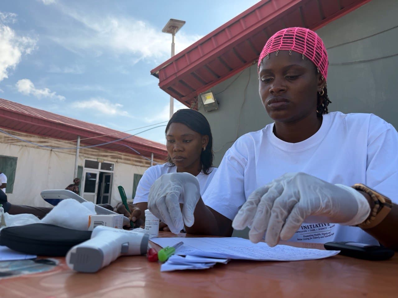 Volunteers working together
